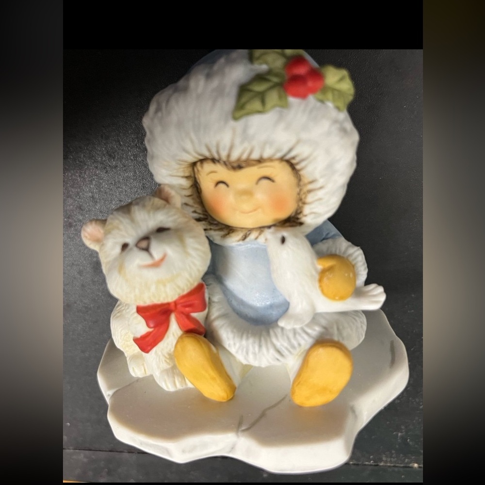 Enesco Collectible Figurine Eskimo girl with pup. Vintage 1980 - Picture 12 of 12